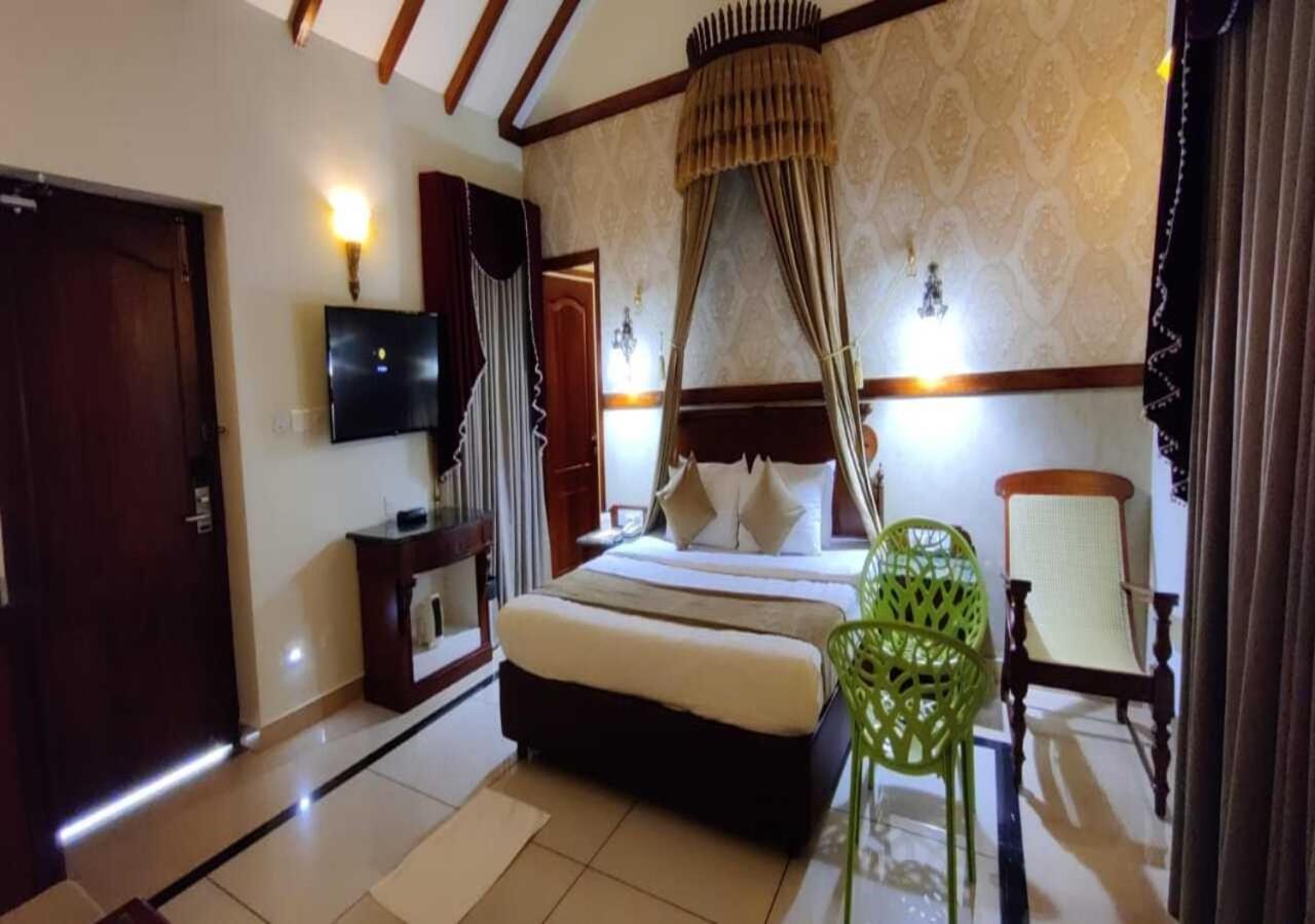 Tea County Hotel Munnar Exterior foto