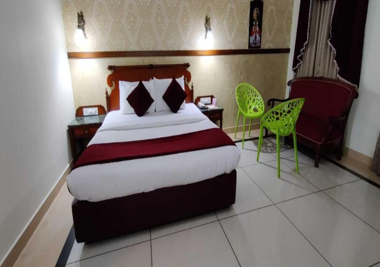 Tea County Hotel Munnar Exterior foto